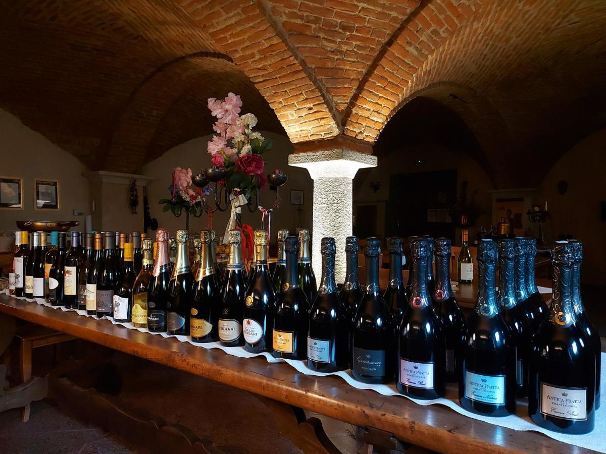 A' La Table Du Sommelier Chambres D Hotes & Restaurant Saint-Vincent Exterior foto