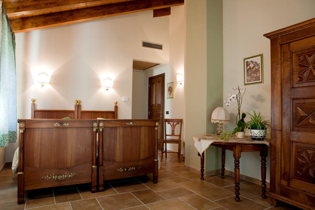A' La Table Du Sommelier Chambres D Hotes & Restaurant Saint-Vincent Zimmer foto
