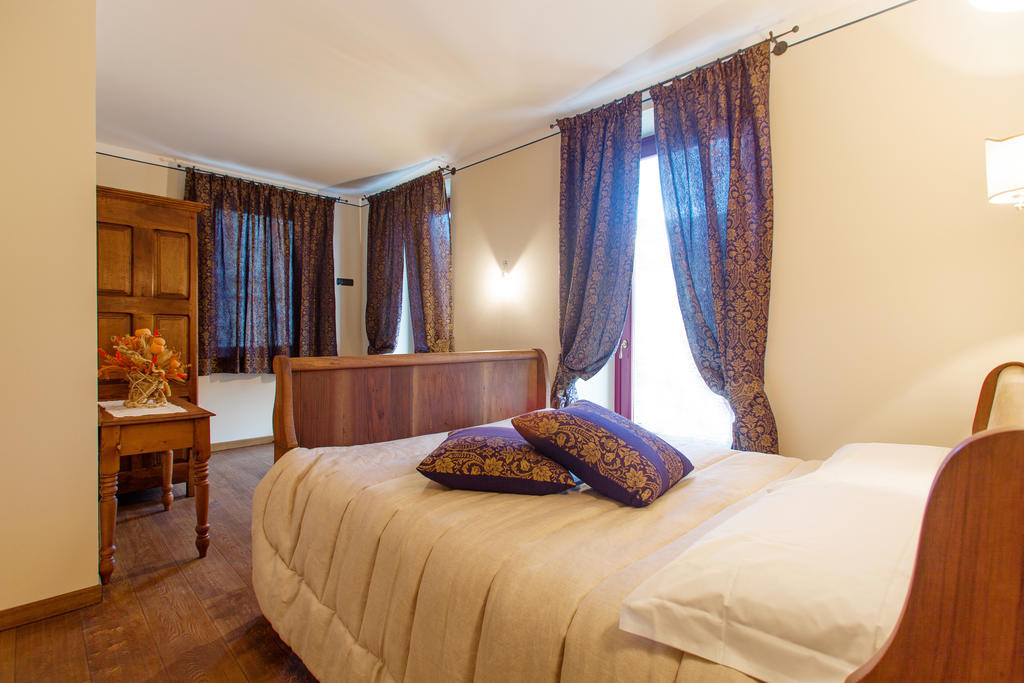 A' La Table Du Sommelier Chambres D Hotes & Restaurant Saint-Vincent Zimmer foto